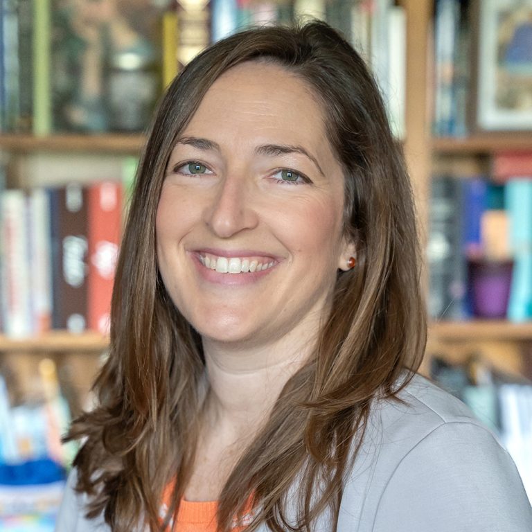 Elise Christopher bio picture